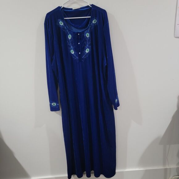 vermont country store Other - Vermont Country Store Womens Velvet Nightgown Size 3X Blue Housecoat Peacock